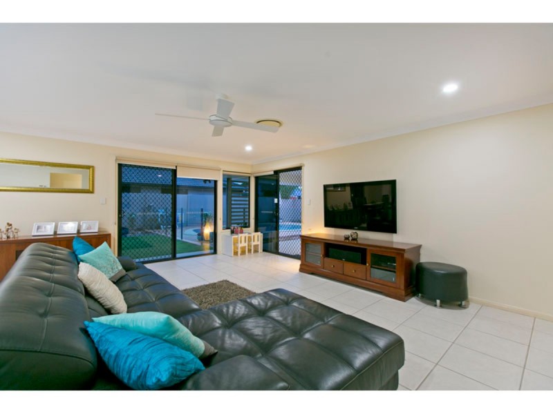 3 Cole Street, Redland Bay QLD 4165