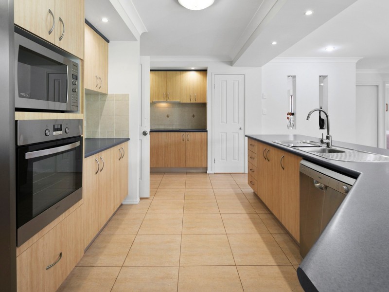 22 Seaholly Crescent, Victoria Point QLD 4165