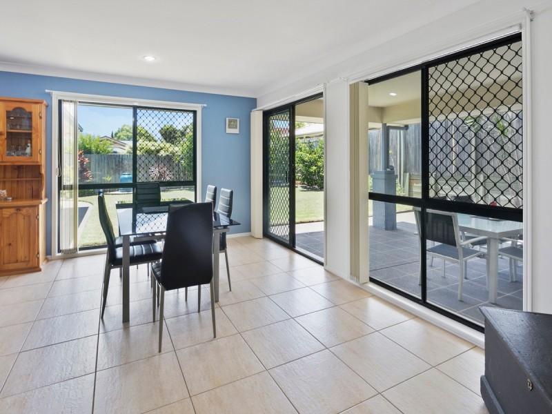 22 Seaholly Crescent, Victoria Point QLD 4165
