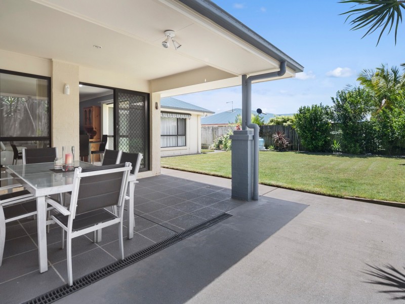 22 Seaholly Crescent, Victoria Point QLD 4165