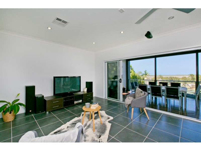 11 Arthur Street, Wellington Point QLD 4160