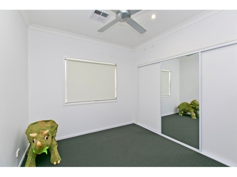 11 Arthur Street, Wellington Point QLD 4160