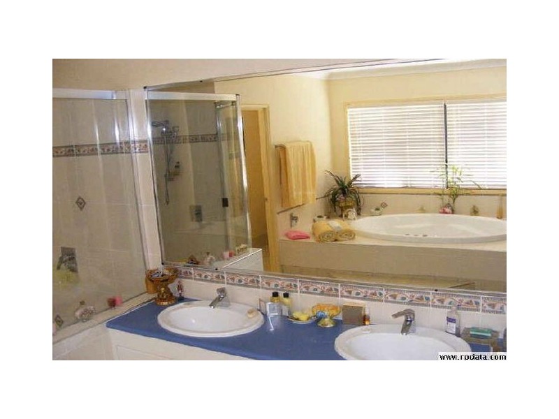 54 Spinnaker Crt, Redland Bay QLD 4165