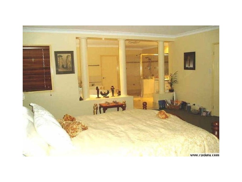 54 Spinnaker Crt, Redland Bay QLD 4165