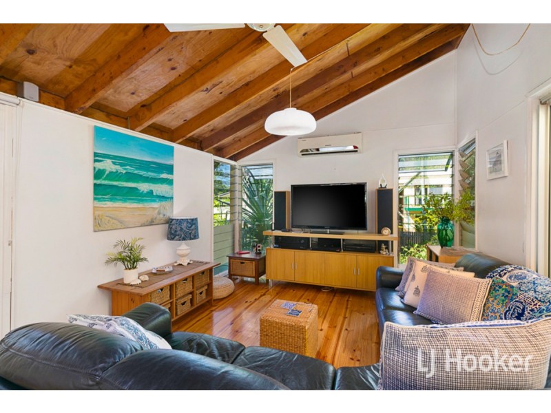 5 Mareela Street, Coochiemudlo Island QLD 4184