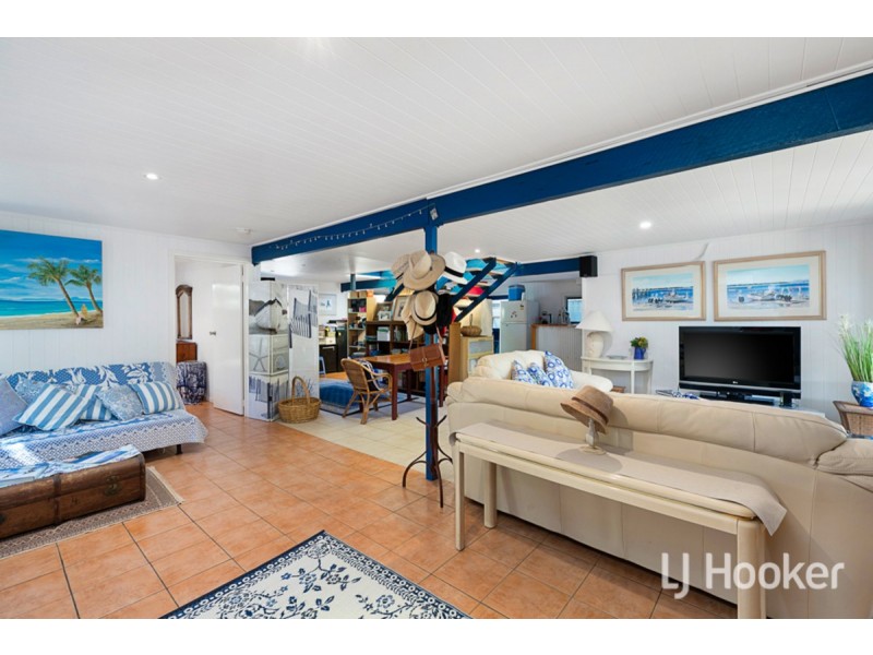 5 Mareela Street, Coochiemudlo Island QLD 4184