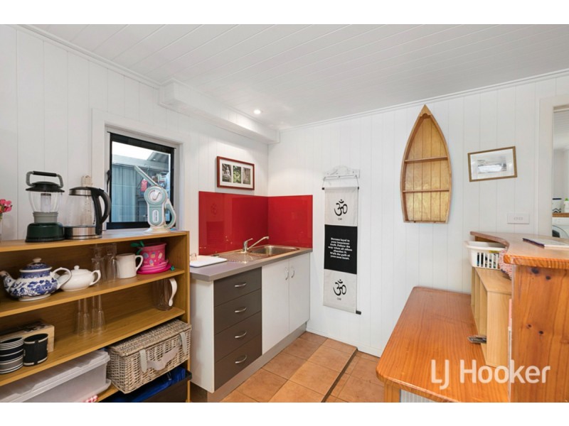 5 Mareela Street, Coochiemudlo Island QLD 4184