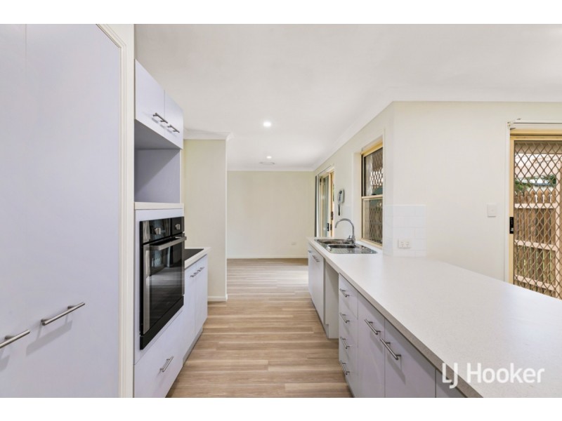 11 Spruce Avenue, Victoria Point QLD 4165