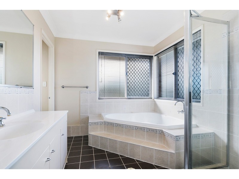 50 Moselle Drive, Thornlands QLD 4164