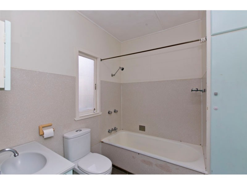 30 Bellevue Parade, Lota QLD 4179