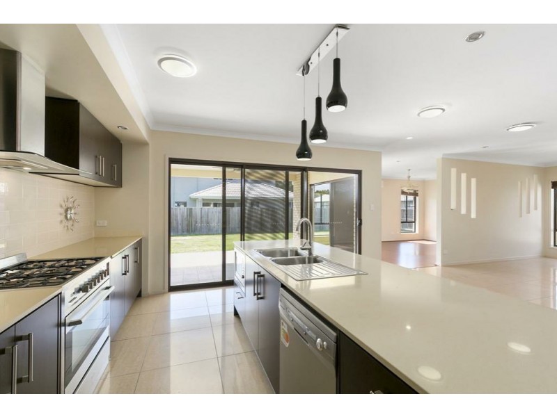 44 Poloni Place, Wellington Point QLD 4160