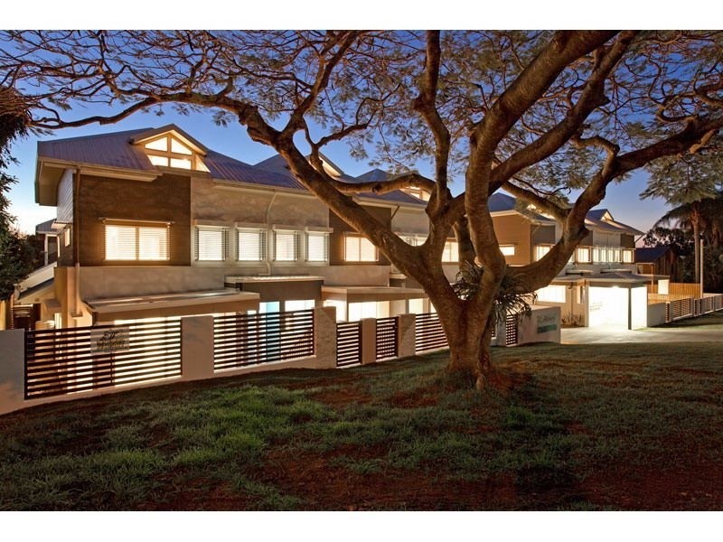 62-64 Island Street, Cleveland QLD 4163