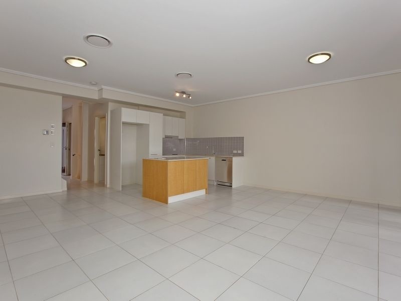 62-64 Island Street, Cleveland QLD 4163