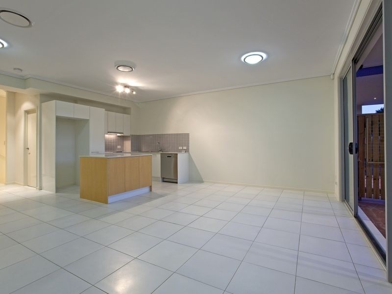 62-64 Island Street, Cleveland QLD 4163