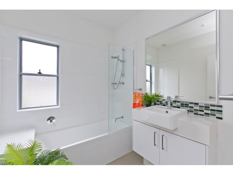 2/25-27 Passage Street, Cleveland QLD 4163