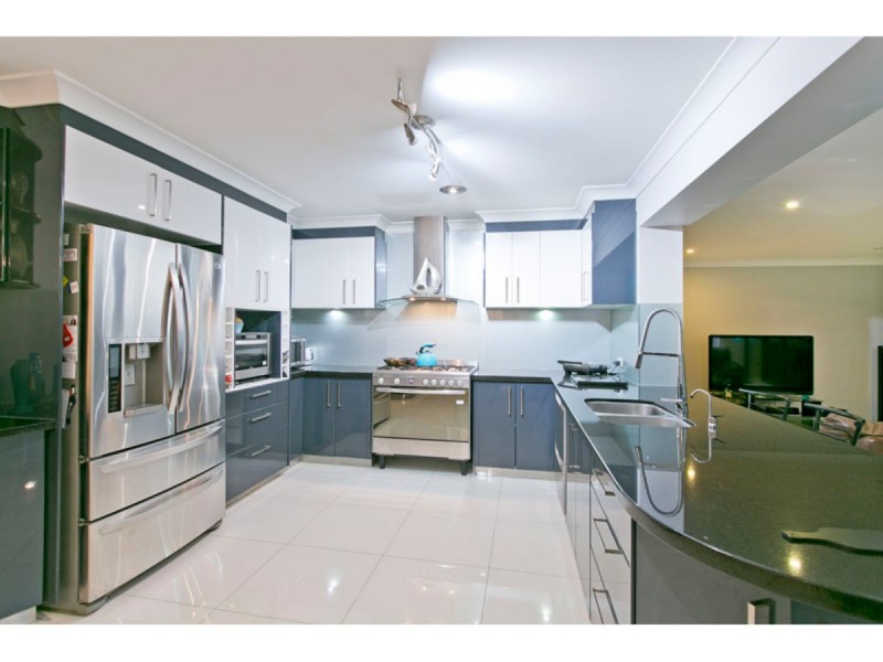 12 Pennant Court, Birkdale QLD 4159