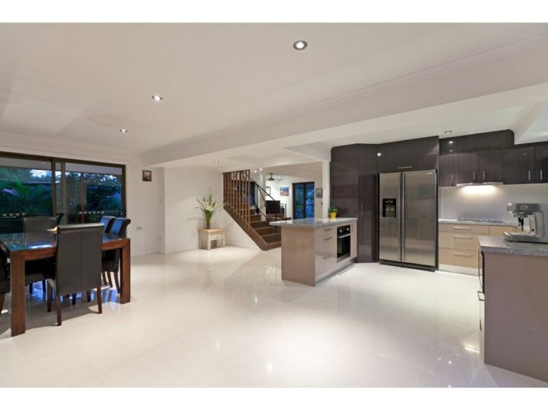 4 Joseph Place, Ormiston QLD 4160