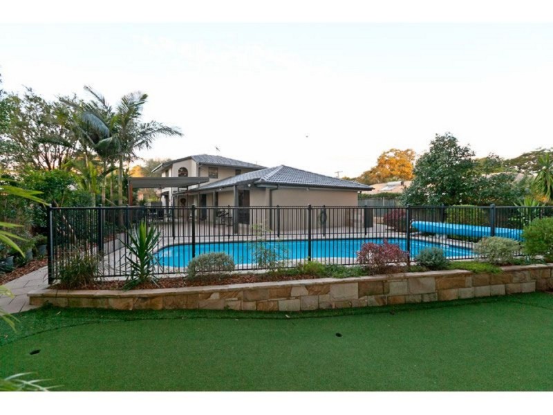 4 Joseph Place, Ormiston QLD 4160