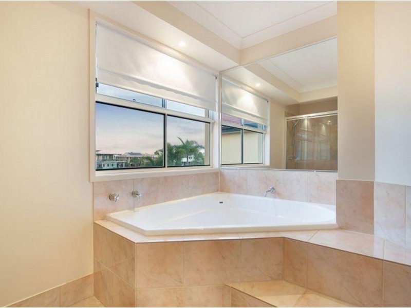 17 Sentinel Court, Raby Bay QLD 4163