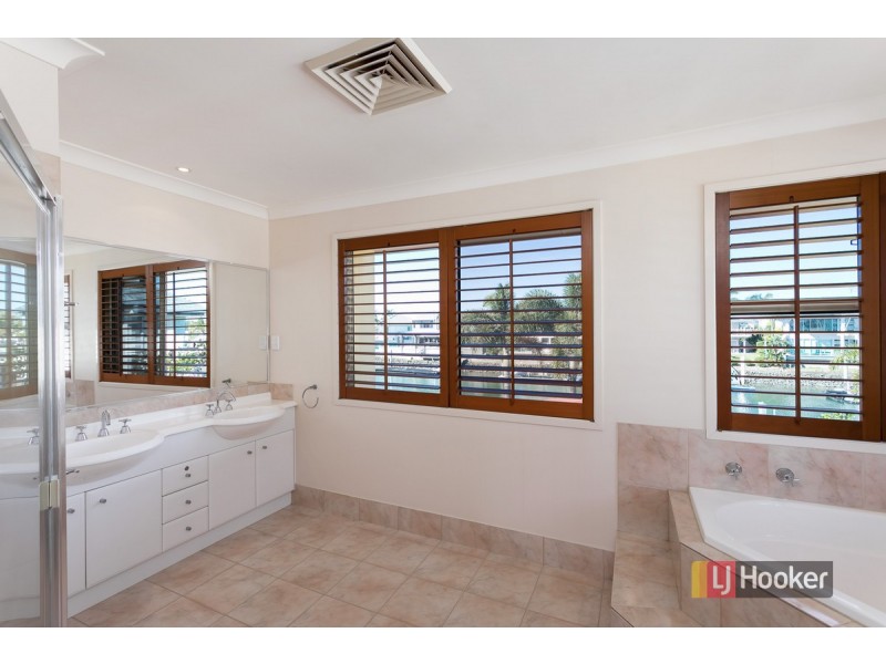 17 Sentinel Court, Raby Bay QLD 4163