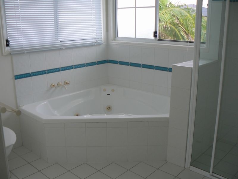 9 Piermont Place, Raby Bay QLD 4163