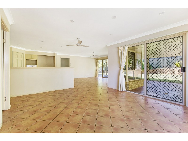 7 Hilary Avenue, Redland Bay QLD 4165