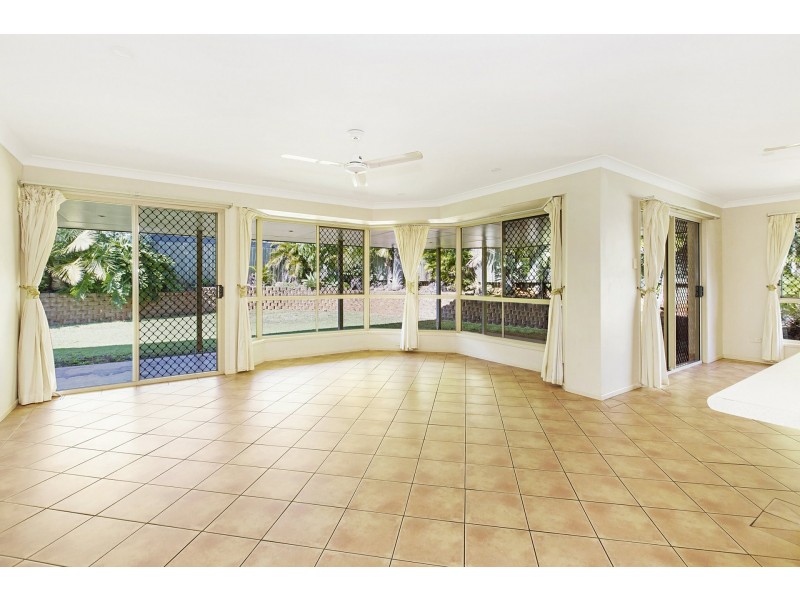 7 Hilary Avenue, Redland Bay QLD 4165