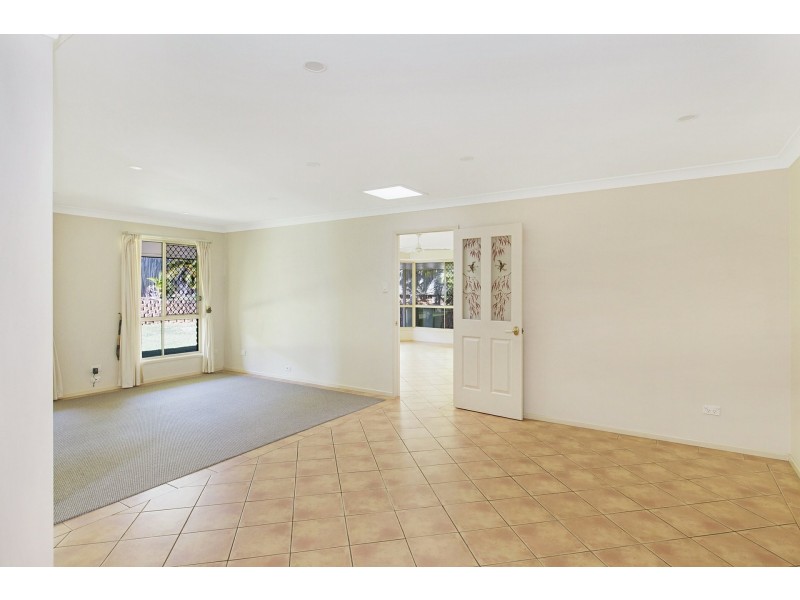 7 Hilary Avenue, Redland Bay QLD 4165