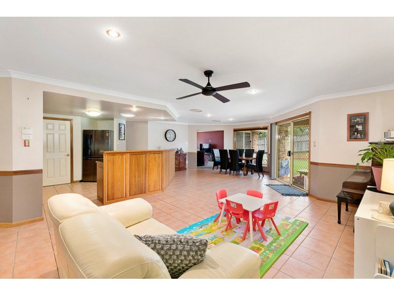 2 Twinspur Court, Victoria Point QLD 4165