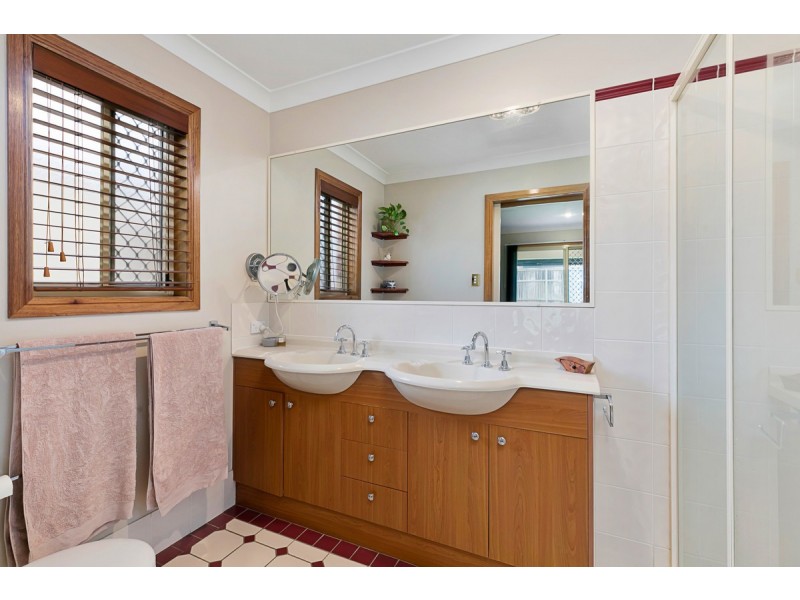 2 Twinspur Court, Victoria Point QLD 4165