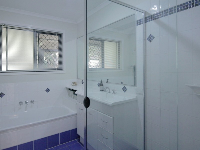 20 Gladebourne Crescent, Victoria Point QLD 4165