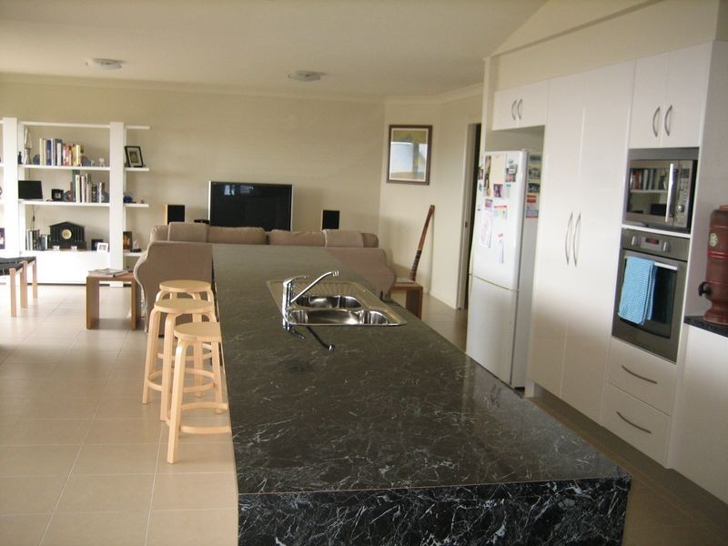 8 Pentecost Place, Redland Bay QLD 4165