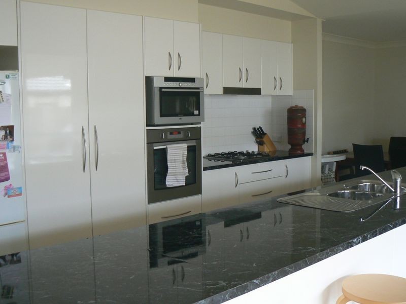 8 Pentecost Place, Redland Bay QLD 4165