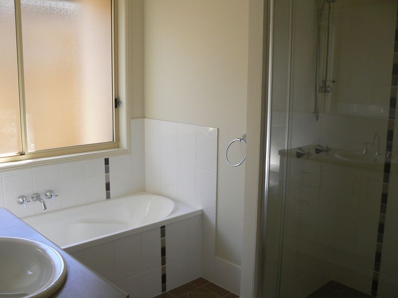 8 Pentecost Place, Redland Bay QLD 4165