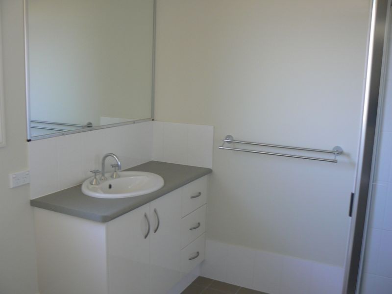 8 Pentecost Place, Redland Bay QLD 4165