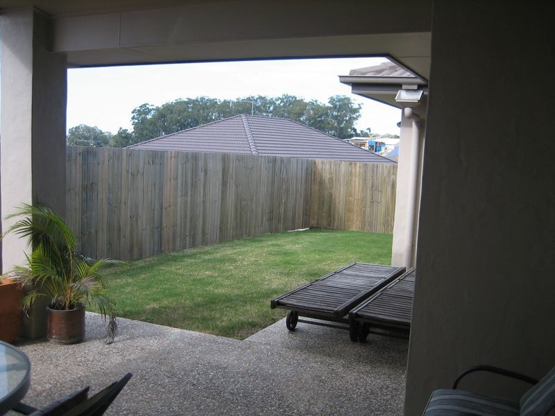 8 Pentecost Place, Redland Bay QLD 4165