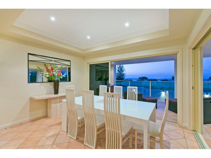 10 Commodore Drive, Birkdale QLD 4159