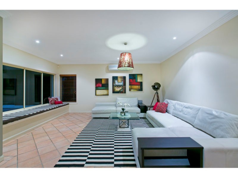 10 Commodore Drive, Birkdale QLD 4159