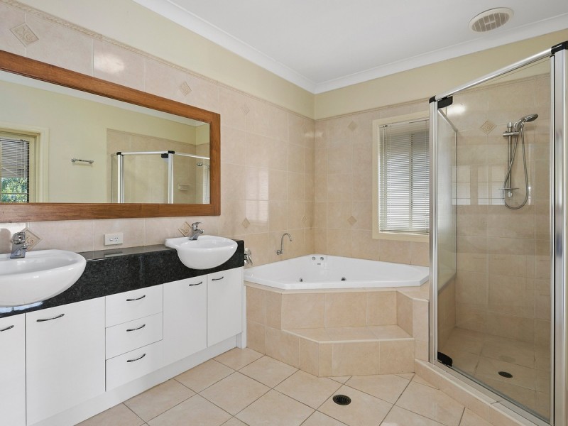 8 Bona Vista Court, Cleveland QLD 4163