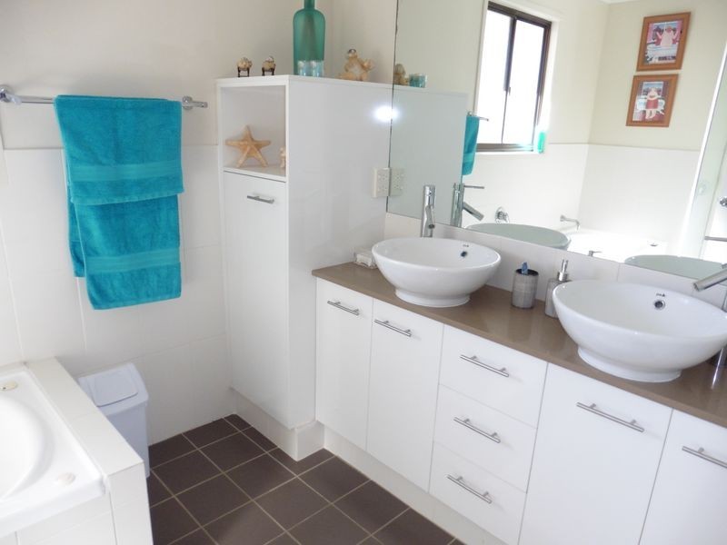 60 Starkey Street, Wellington Point QLD 4160