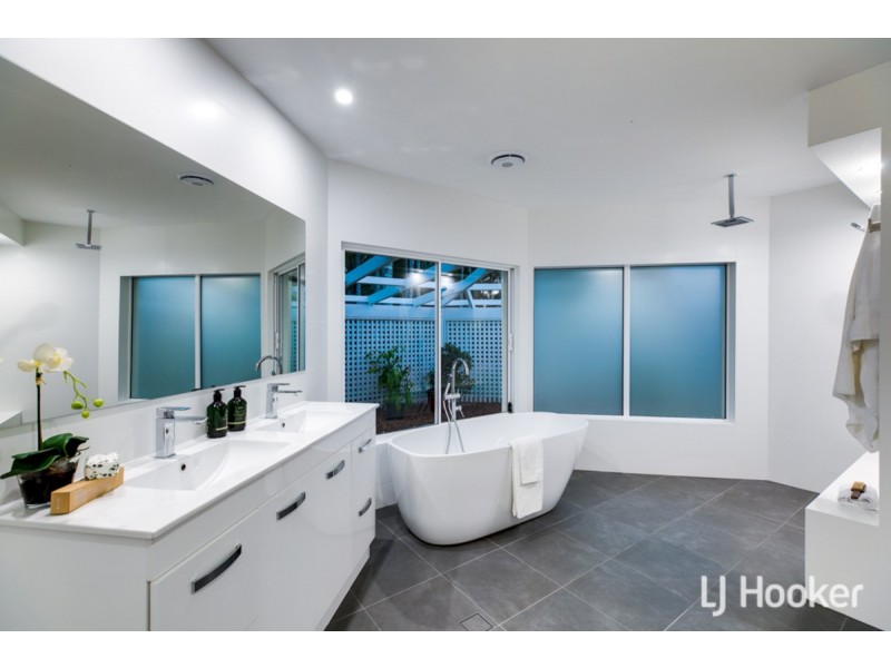 74 Solway Crescent, Carbrook QLD 4130
