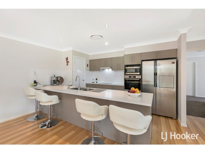 7 Parklink Drive, Redland Bay QLD 4165