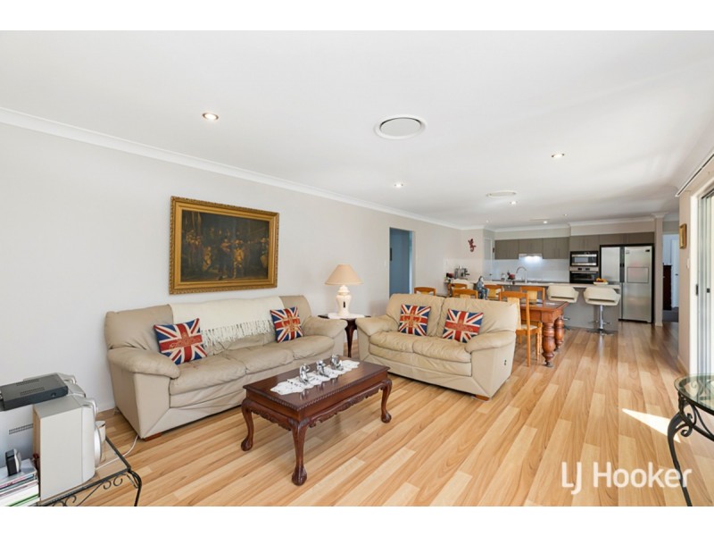 7 Parklink Drive, Redland Bay QLD 4165