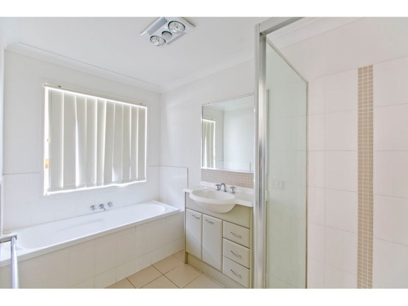 9 Turquoise Street, Redland Bay QLD 4165