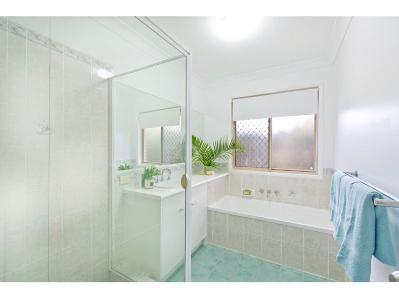 31 Manor Drive, Wellington Point QLD 4160