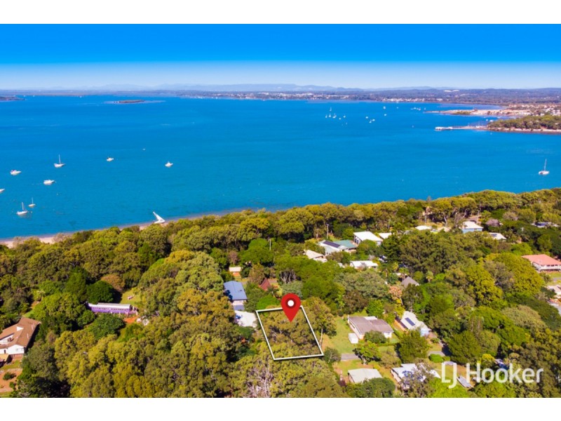 4 Aminya Street, Coochiemudlo Island QLD 4184