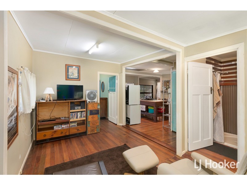 4 Aminya Street, Coochiemudlo Island QLD 4184