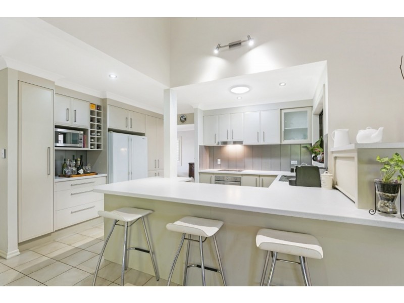 6 Julieanne Court, Cleveland QLD 4163