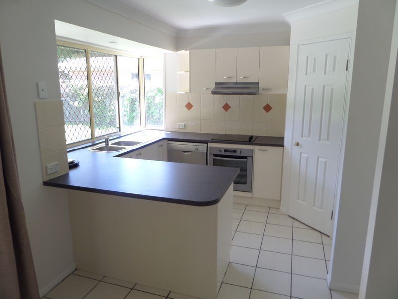 3 Carolyn Place, Redland Bay QLD 4165