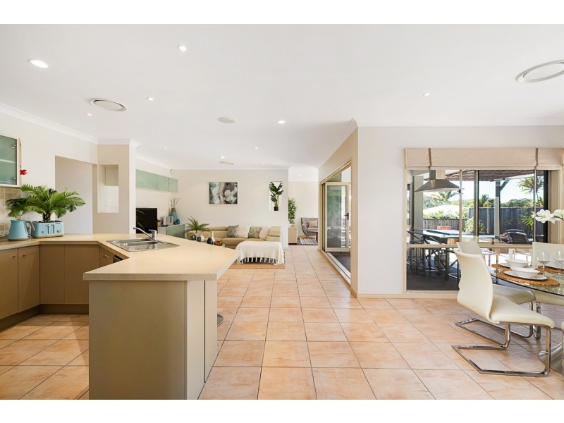 16 Thornlands Road, Thornlands QLD 4164